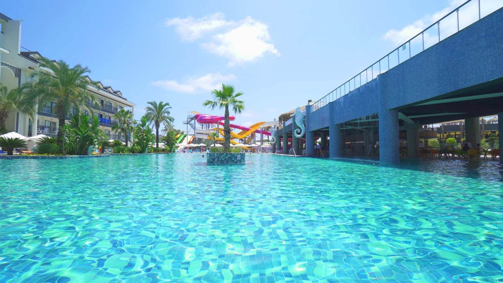 Dream World Palace Colakli Exterior photo
